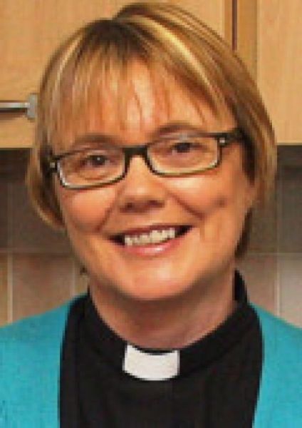 Sieviete ievēlēta par pirmo Īrijas un Lielbritānijas Anglikāņu Baznīcas bīskapi
